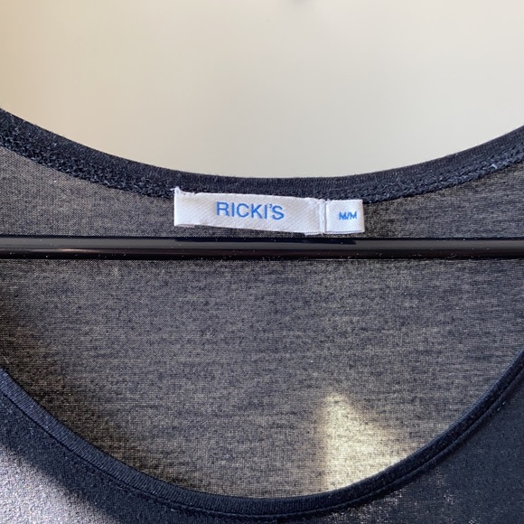 Black Scoop Neck Top - Size M - Picture 2 of 3